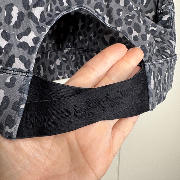 On-The-Go Midi Medium Impact Sports Bra - Picture 7 of 13